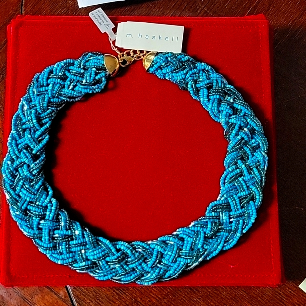 Turquoise color necklace